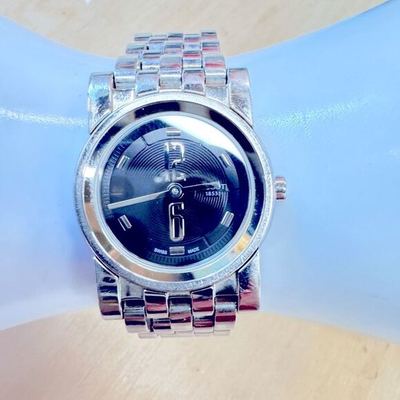 TISSOT T classic 1853 Quartz Wristwatch T030 009 A new battery - Picture 3 of 17